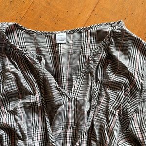 Old Navy sz M long sleeve dress. Elastic waist and wrist black pink & white